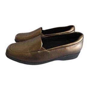 Outline Comfort Loafers Bronze Size 6.5 From the Bay